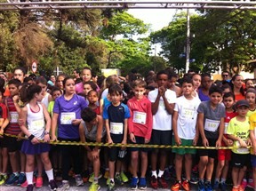 600 atletas mirins participam da 1ª Corrida Pedestre Infantil da Polícia Militar de Maringá